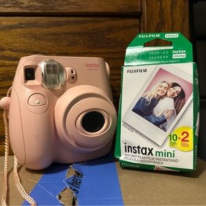Instax mini 7 comes with one thing of film and a case.